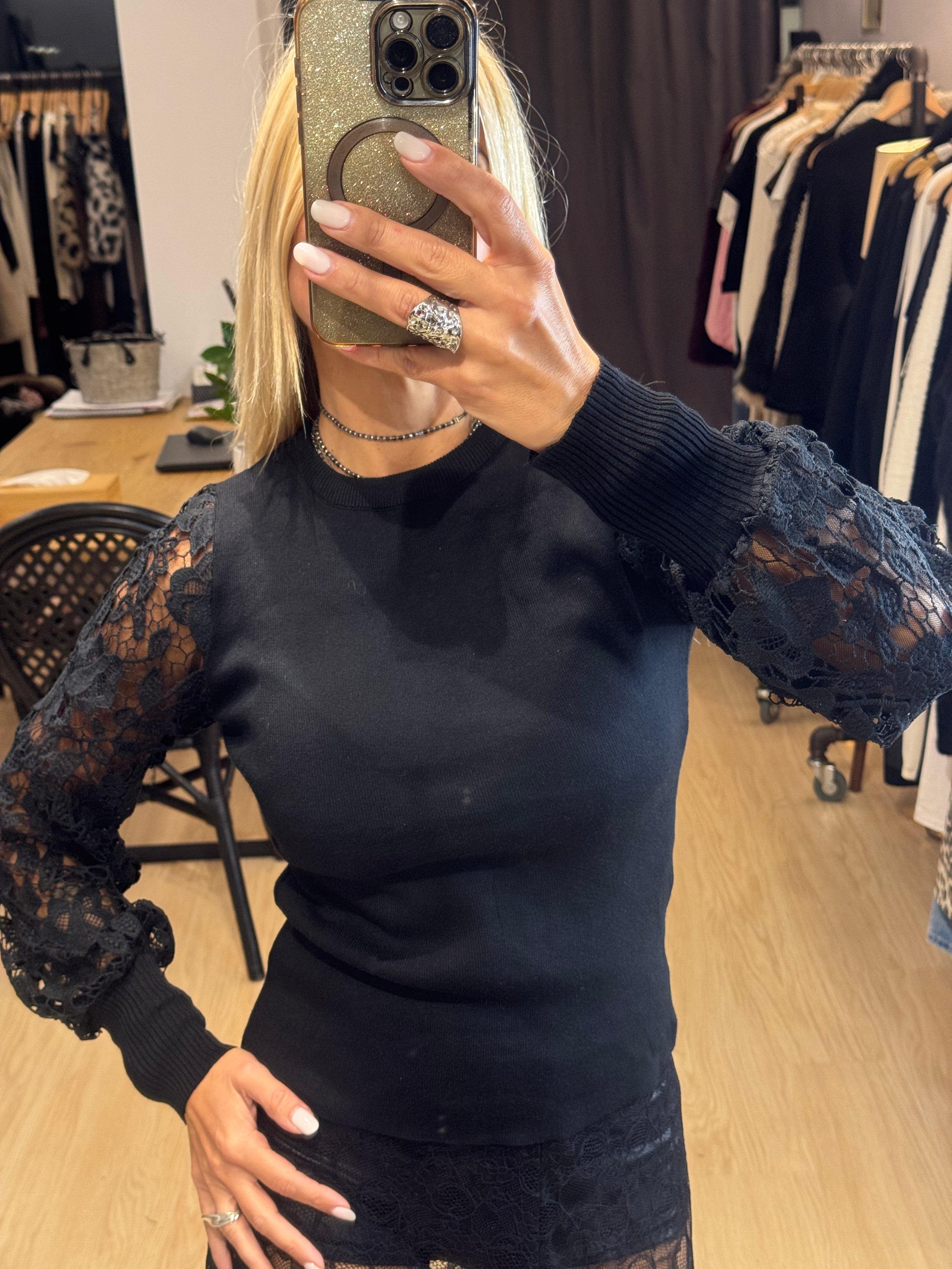 μπλούζα με δαντέλα και διαφάνεια