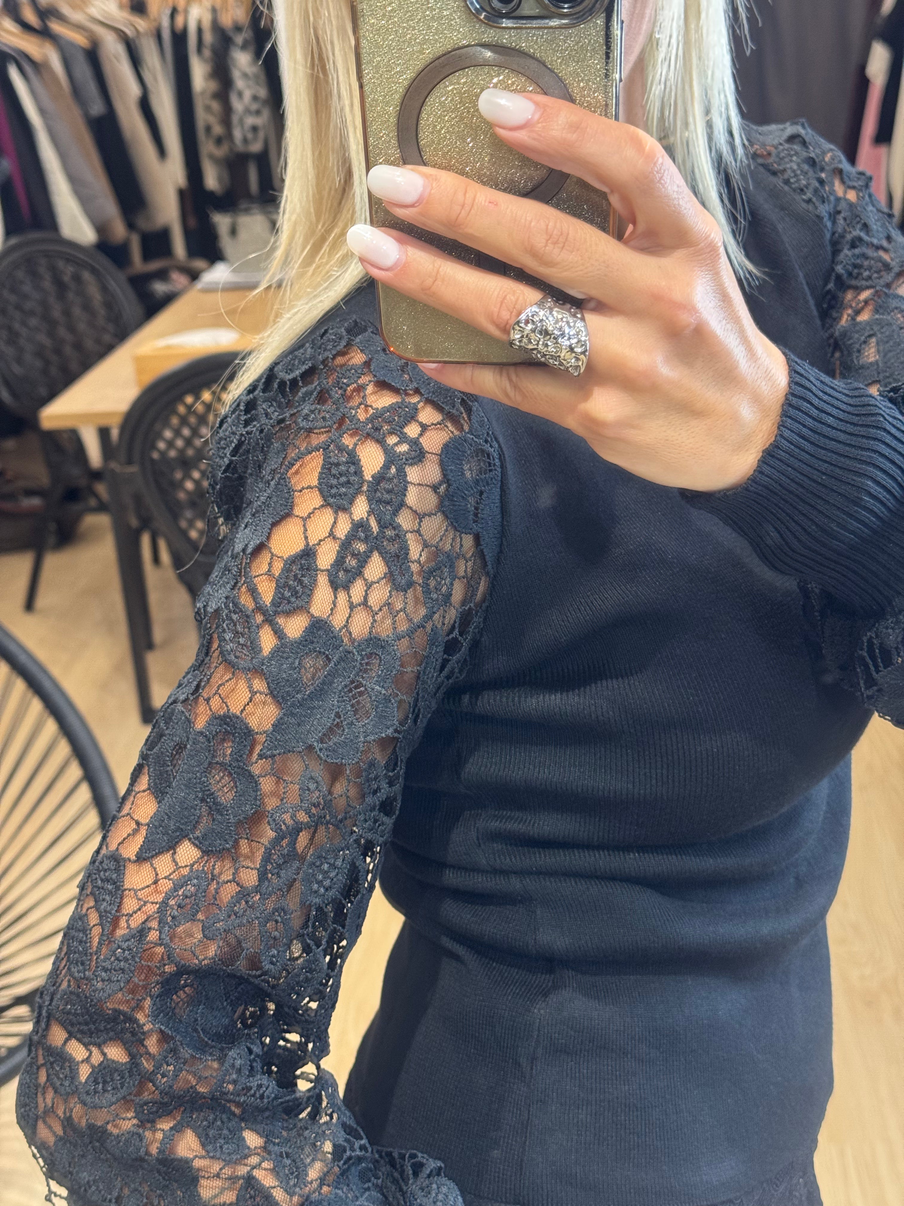 μπλούζα με δαντέλα και διαφάνεια